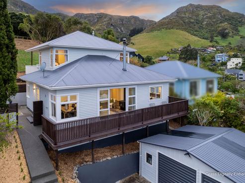 12 Days Road, Lyttelton