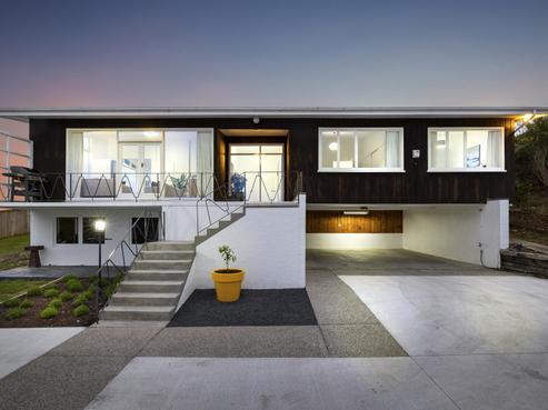 77 Easther Crescent, Kew