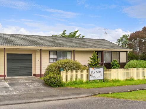 2B Costley Street, Carterton
