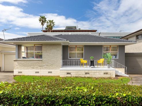 2/48 Taharoto Road, Takapuna