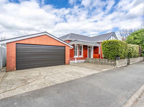 305 Queens Drive, Windsor