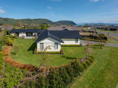 37 Montgomery Crescent, Kinloch