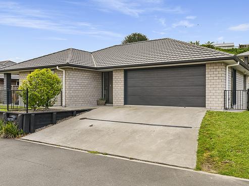 4 Bridle Way, Brookfield