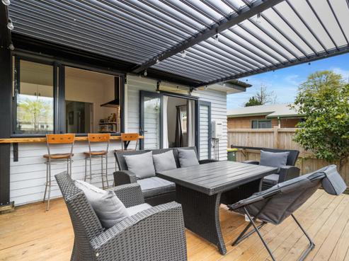 221 Dey Street, Hamilton East