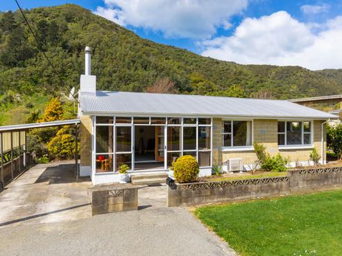 70 Devon Street, Picton