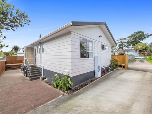 2/84 Luanda Drive, Ranui