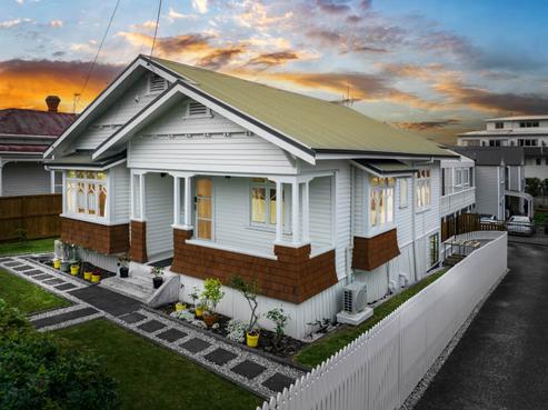 84 Aroha Avenue, Sandringham