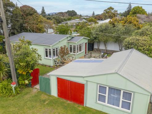 2 Hemara Street, Waikanae Beach