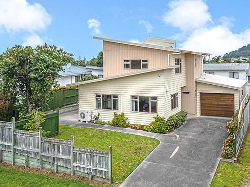 211A Williamson Road, Whangamata