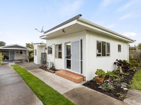 365 Clifton Road, Te Awanga