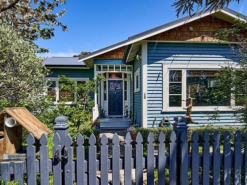 2 Roxburgh Grove, Petone