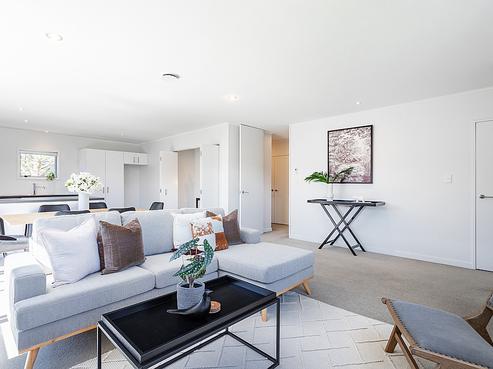 6 Diamond Grove, Brown Owl
