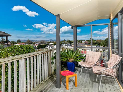 23/197 Royal Road, Massey