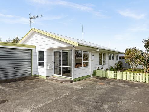 2/64 Riverbend Road, Maraenui