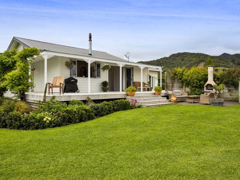 1305B South Road, Oakura