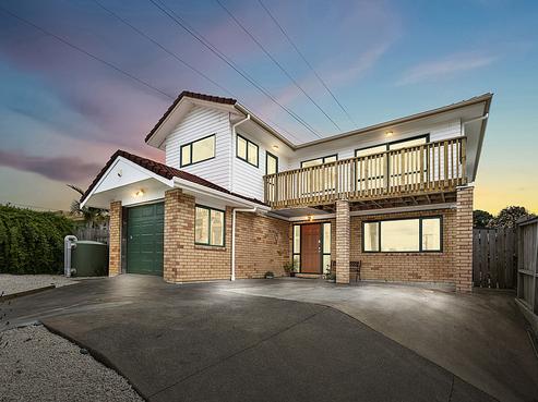 52A Roberts Road, Te Atatu South