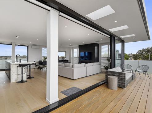 11A Montgomery Avenue, Rothesay Bay