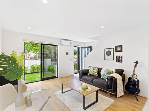 87A Beach Road, Te Atatu Peninsula