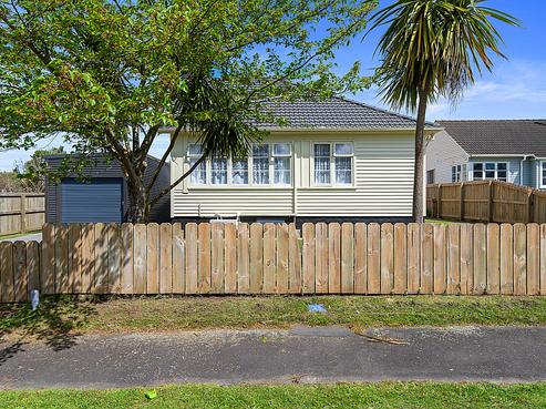 26 Clinkard Avenue, Glenholme