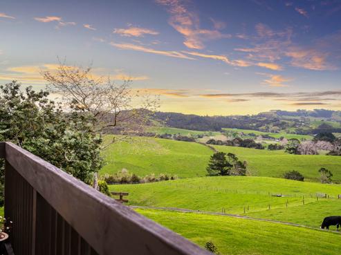 915 Old North Road, Waimauku