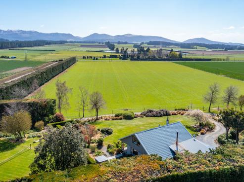 1365 Leaches Road, Windwhistle