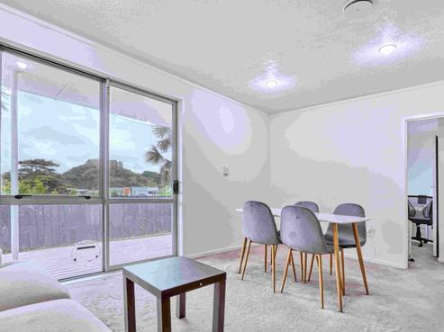5/2B Queensway, Three Kings