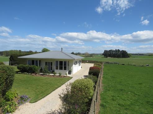75 Devils Bridge Road, Weston