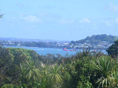 8/18 Takitimu Street, Orakei