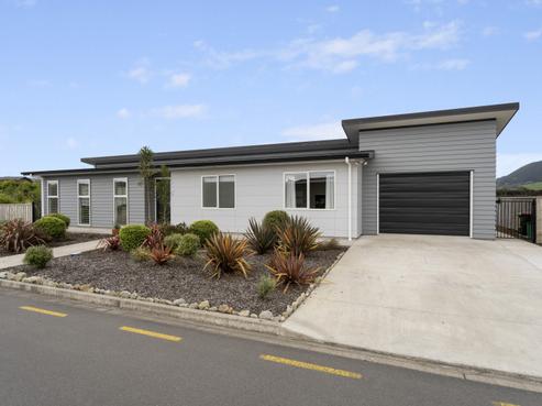 3 Tapuhikura Street, Waikanae