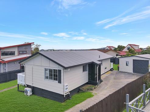 22 Greenstone Place, Clover Park