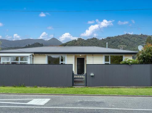 8 Buller Street, Picton