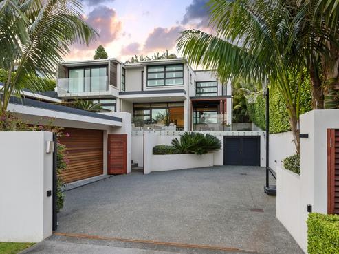 12 Beach Road, Castor Bay