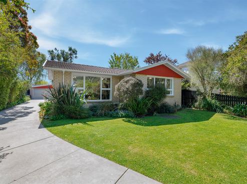 18 Laing Crescent, Heathcote Valley