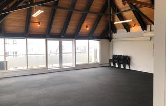Exposed ceiling - hi stud character _ new rate - ex. value!