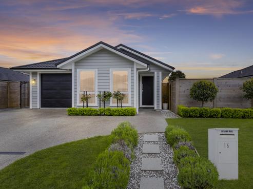 16 Filmer Crescent, Trentham