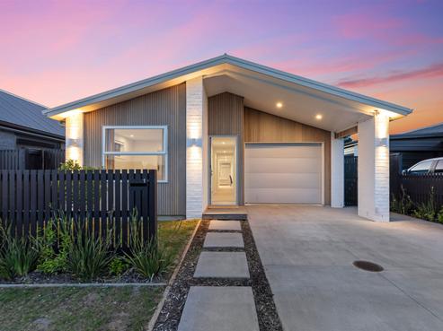 1 Hinaki Street, Poike