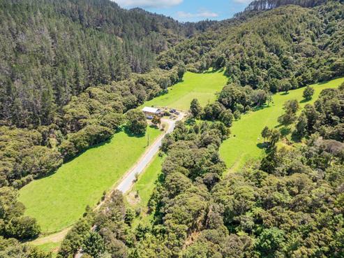 1697 Russell Road, Oakura Coast