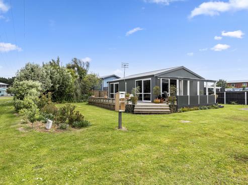 22 Holben Parade, Foxton Beach