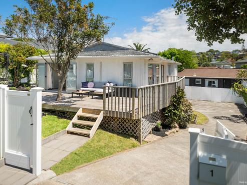 1 Mayfair Crescent, Mairangi Bay