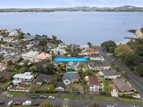 2 Takarunga Road, Devonport