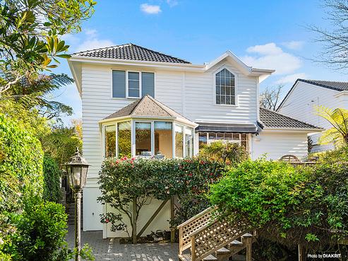 4 Bristow Place, Karori