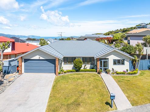 99 Redvers Drive, Belmont