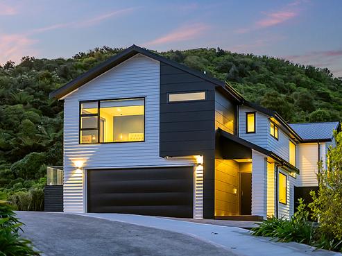 15 Winifred Way, Belmont