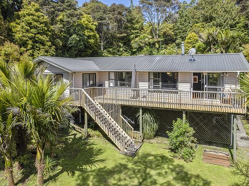 151 Scenic Drive, Titirangi