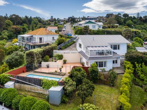 16 Guys Hill Road, Napier Hill