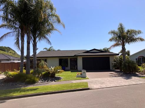 18 Bishops Close, Greenmeadows