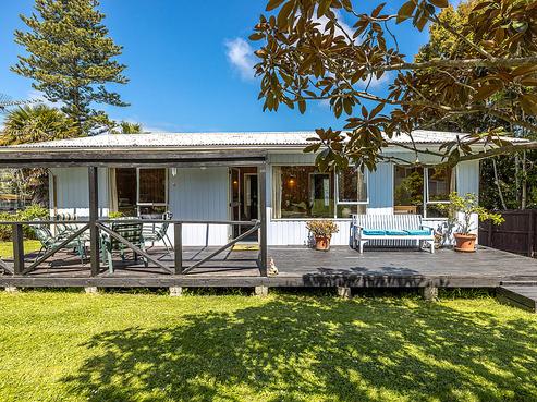 33 Sea View Road, Ostend