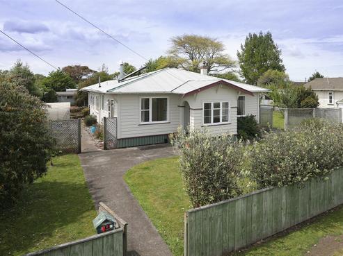 11 Lyon Street, Marton