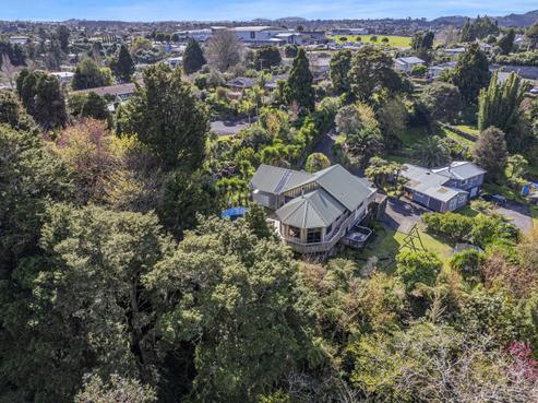 180 Western Hills Drive, Kensington