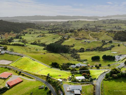 166 Valley View Road, Otaika